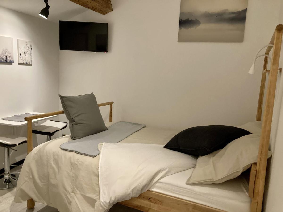 Aux 4 Logis Appart-Hotel - Studio Le Roof - Une Vue Splendide - Petit Dejeuner Inclus 1Ere Nuit Foix Exterior photo